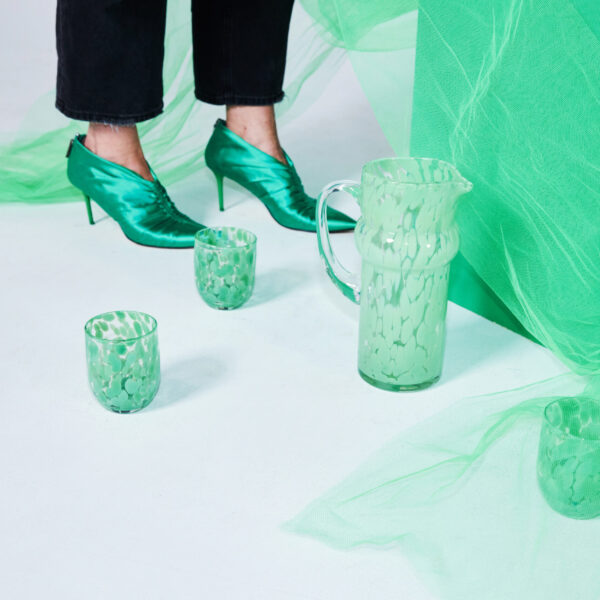 Alternative view of Kanna Messy hög