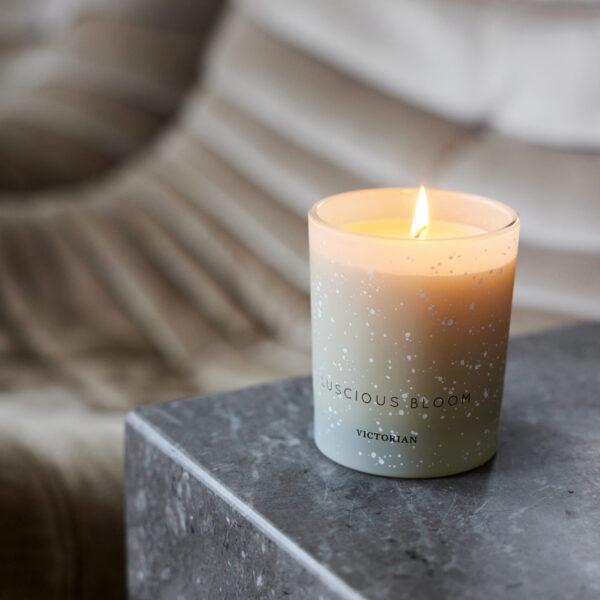 Alternative view of Luscious Bloom